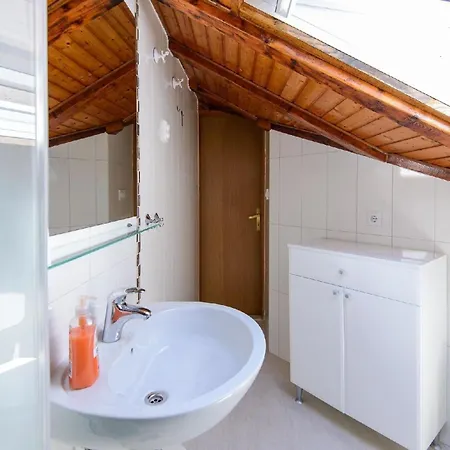 Fuer 3 Personen 1 Kind Ca 60 M In Dubrovnik, Dalmatien Dubrovnik-neretva Apartment